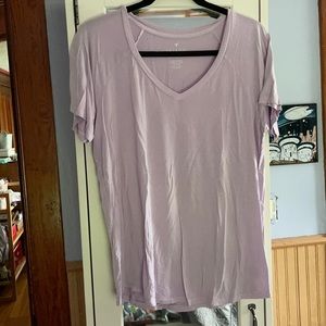 American Eagle v-neck T-shirt